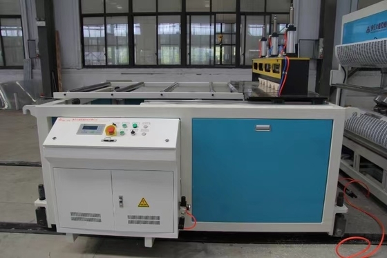 25000x6000x3500 寸法と36 rpm スクロール速度のPVCグラスタイルエクストルーションライン