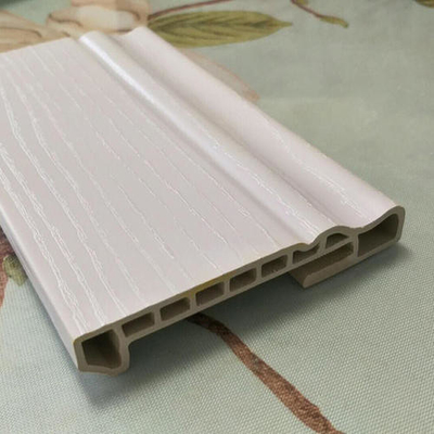 改良されたアプリケーションのためのプラスチック加工PVCWPCエクストルーションライン