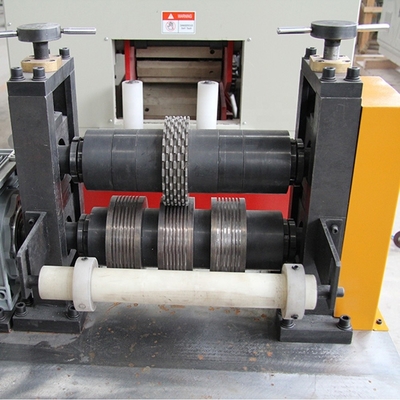 鋼鉄 250kw 380v 50hz プロフィール プラスチック ビン PVC シート エクストルーダー 生産用