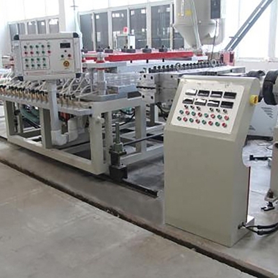 先進的なエクストルーションライン リード技術 PVC泡板シート生産 23500 KG