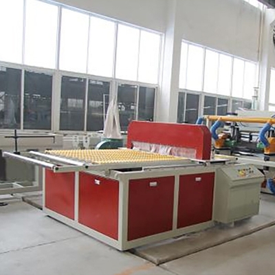 先進的なエクストルーションライン リード技術 PVC泡板シート生産 23500 KG