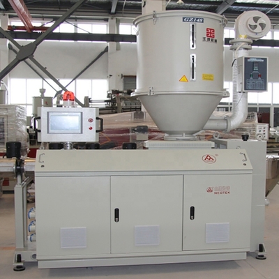 60kW パワーの共旋回型円形双螺旋型PVCパイプ製造用プラスチック挤出機