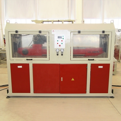 60kW パワーの共旋回型円形双螺旋型PVCパイプ製造用プラスチック挤出機
