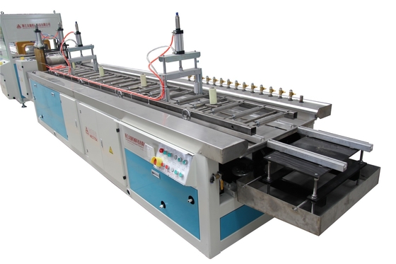 100kW コローテーション型円形双螺旋型WPC挤出ライン