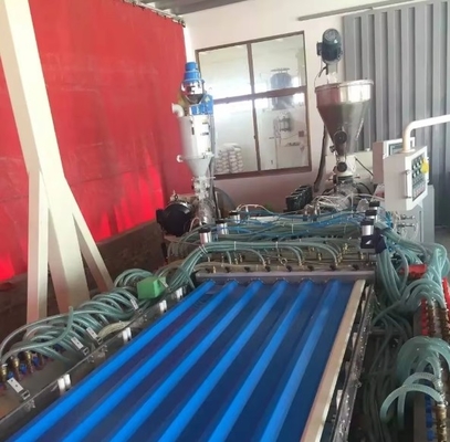 100-200kW 電力消費 共同回転型円形双螺旋用PVCホールシート挤出機